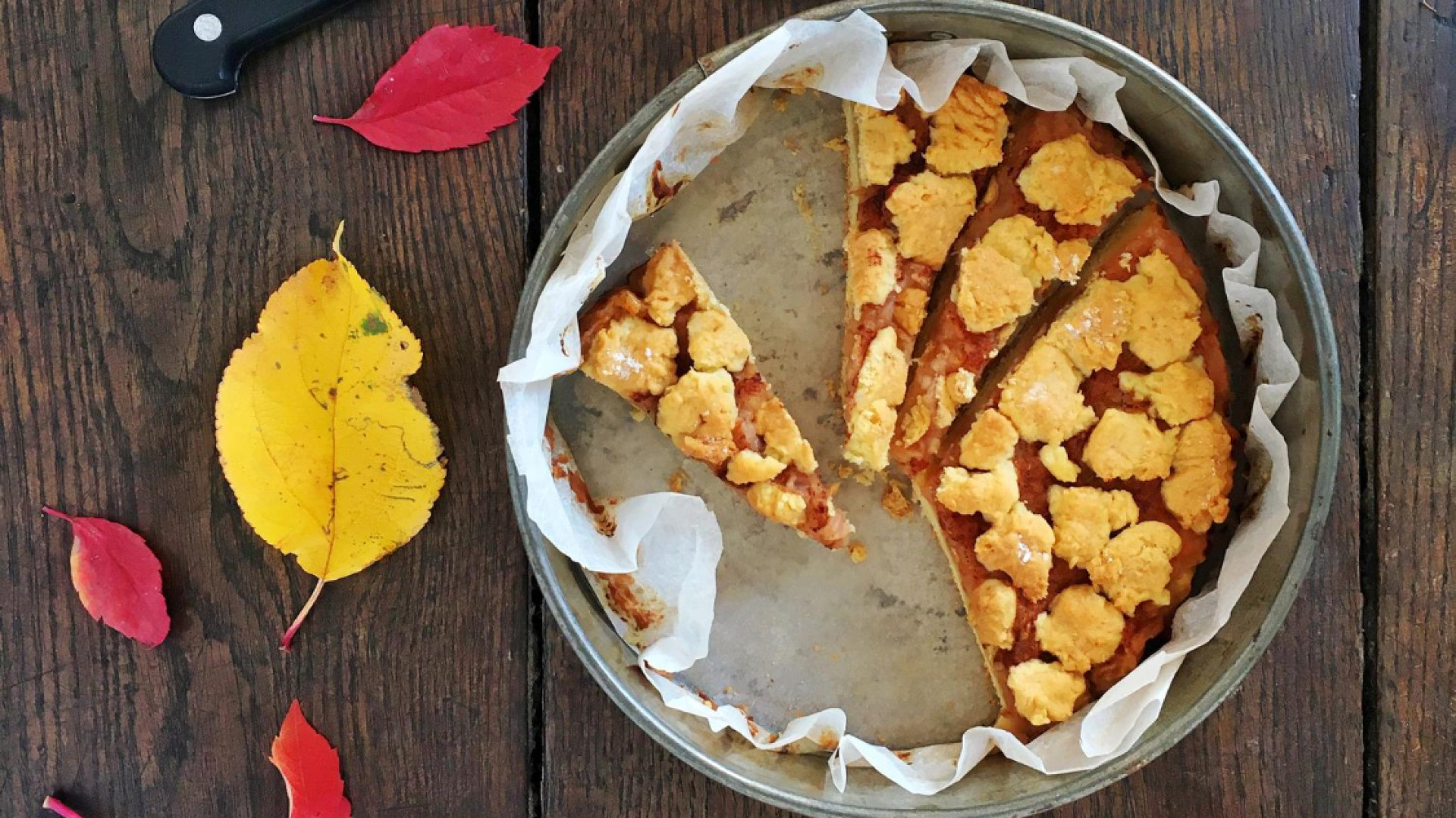 Découvrez le crumble aux pommes : un dessert familial à confectionner ensemble
