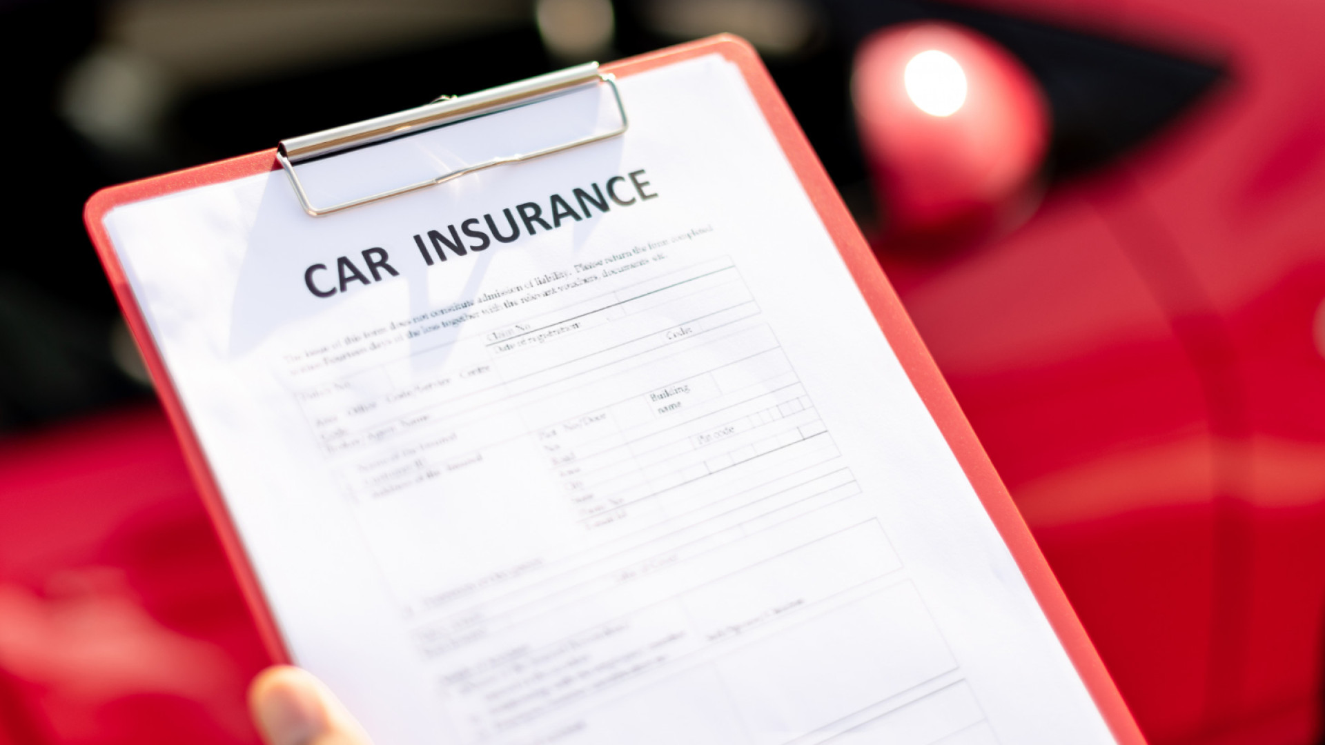 Plus qu’un simple comparatif : comment un bon outil d’assurance auto vous aide à rouler l’esprit tranquille ?