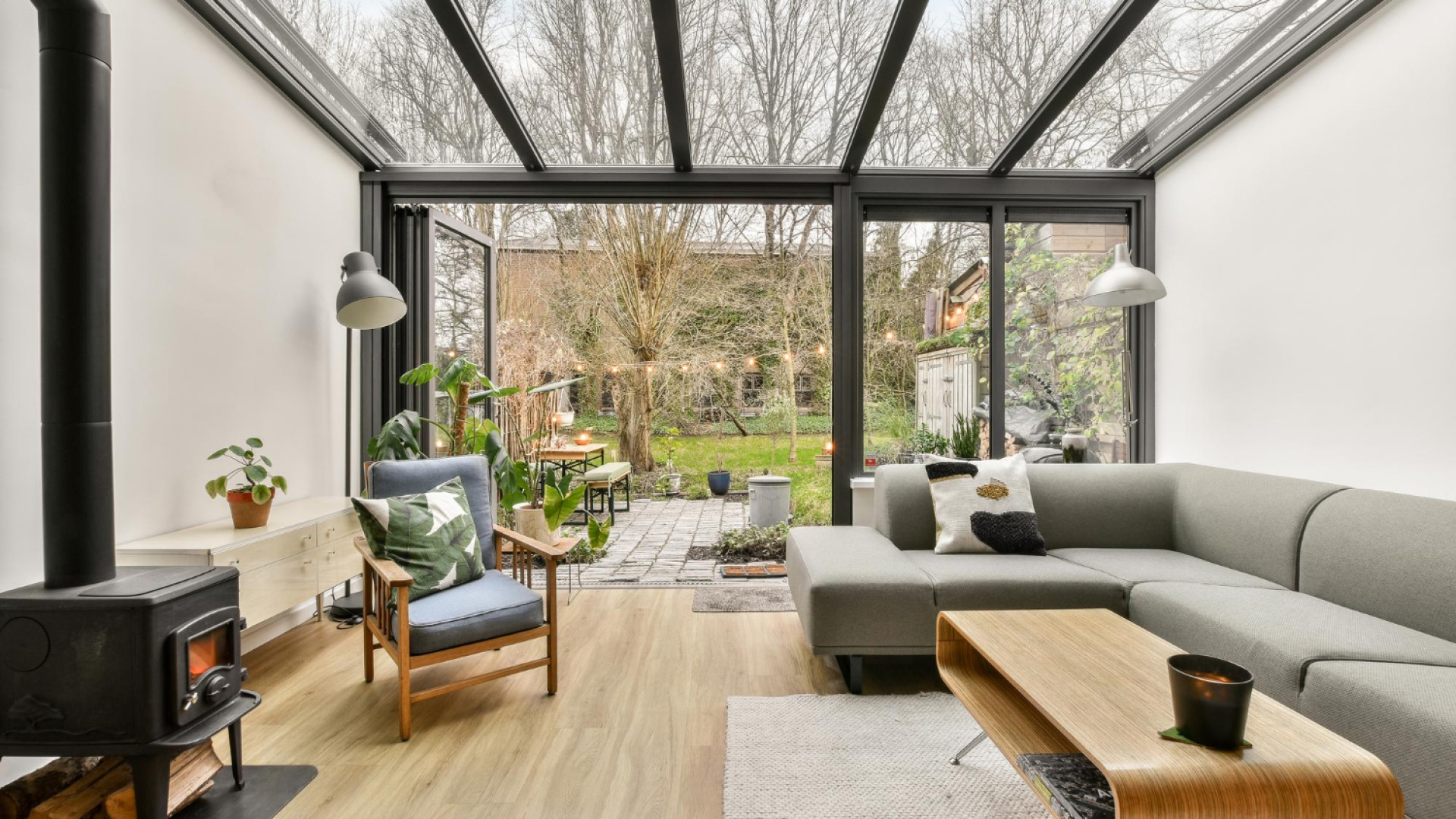 Une nouvelle pièce à vivre avec vue sur le jardin : la promesse de la véranda