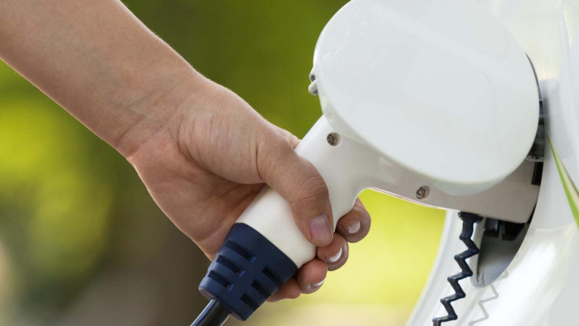 Installation de bornes de recharge : un atout pour vos salariés